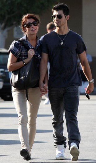 jashleycoffee2-1-471x800 - FoR U JoE JoNaS 5