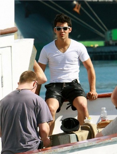 joick-fishing-trip-1-530x696 - FoR U JoE JoNaS 5