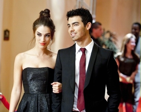 joe-jonas-90210 - FoR U JoE JoNaS 5