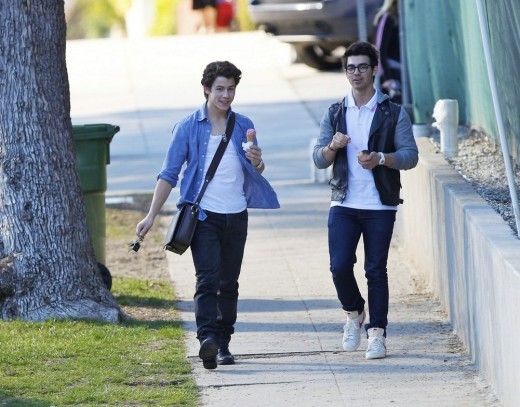 nick-joe-jonas-520x407 - FoR U JoE JoNaS 5