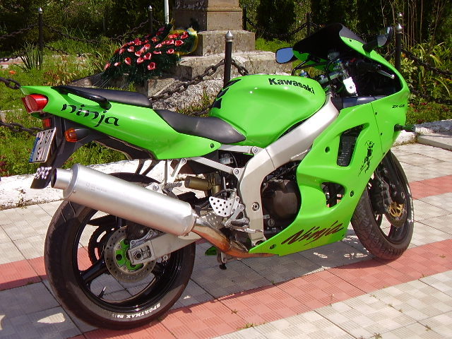 1 - Kawasaki Ninja zx-6r