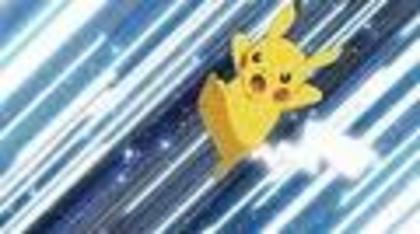 pikachu:si ca sa nu zici ca sunt zgarcit,poftim si asta! - Lupta dintre futachimaru si pikachu ai mei