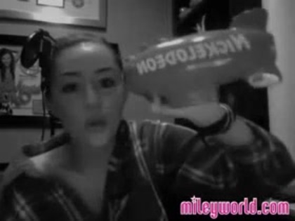 Miley Cyrus add NEW video on MileyWorld 2011 !!!!! 0327