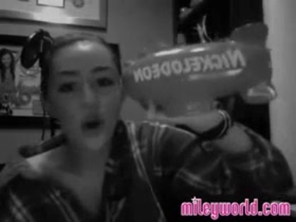 Miley Cyrus add NEW video on MileyWorld 2011 !!!!! 0329