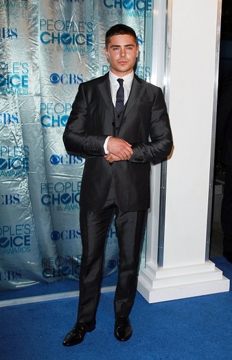 peopels_choice_007_wenn5590905 - Zac Efron la People s Choice Awards 2011