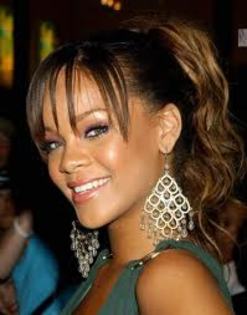 4524 - Rihanna