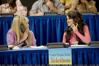 0 - Selena Gomez In Hannah Montana - That s What Friends Are For Captures1