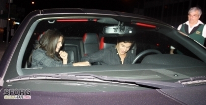 2 - August 27TH Leaving Philippe Chow Restaurant in Hollywood with David Henrie and selena gomez