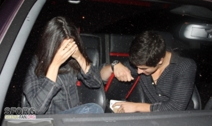 4 - August 27TH Leaving Philippe Chow Restaurant in Hollywood with David Henrie and selena gomez