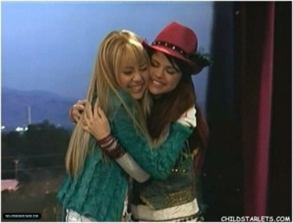 4 - Selena Gomez In Hannah Montana - I want You to Want Me - Captures2