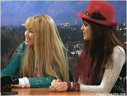 6 - Selena Gomez In Hannah Montana - I want You to Want Me - Captures2