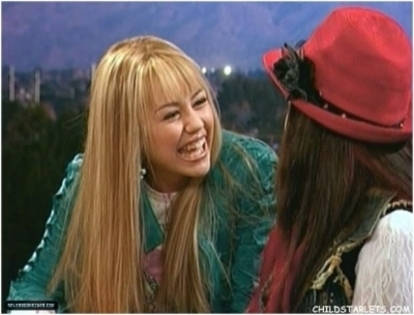 8 - Selena Gomez In Hannah Montana - I want You to Want Me - Captures2