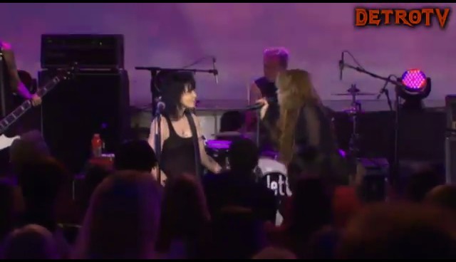 bscap0354 - Miley Cyrus With Joan Jett at Oprahs Show