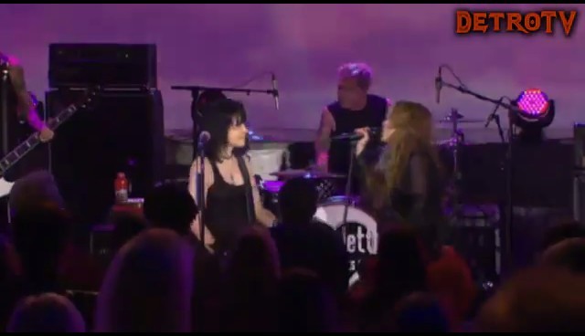 bscap0357 - Miley Cyrus With Joan Jett at Oprahs Show