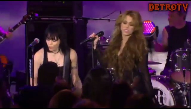 bscap0672 - Miley Cyrus With Joan Jett at Oprahs Show