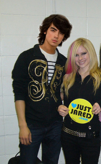 and Joe - Avril Lavigne and Jonas
