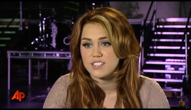 bscap0053 - Cyrus Feels The Love