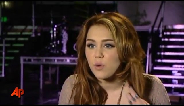 bscap0178 - Cyrus Feels The Love