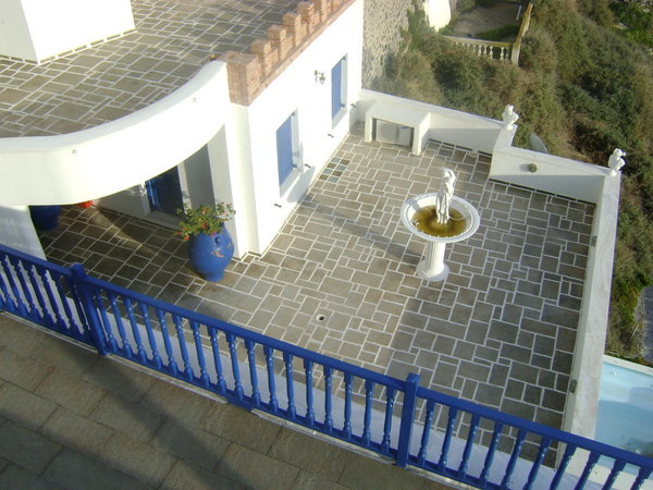 Santorini house bla bla bla..