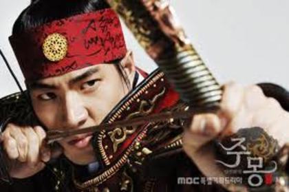 legendele palatului:printul jumong - alege un serial coreean