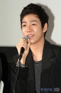 197379_138329596235889_100001765498919_221803_4837495_n - a---lee hyun woo---a