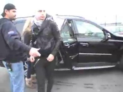 RARE VIDEO. MILEY CYRUS GETTING ON A HELICOPTER 015 - 0-0 MILEY GETTING ON A HELICOPTER-Rare vid