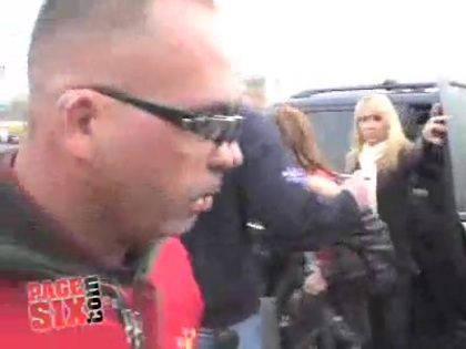 RARE VIDEO. MILEY CYRUS GETTING ON A HELICOPTER 043 - 0-0 MILEY GETTING ON A HELICOPTER-Rare vid