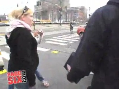 RARE VIDEO. MILEY CYRUS GETTING ON A HELICOPTER 050 - 0-0 MILEY GETTING ON A HELICOPTER-Rare vid