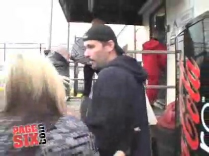 RARE VIDEO. MILEY CYRUS GETTING ON A HELICOPTER 083 - 0-0 MILEY GETTING ON A HELICOPTER-Rare vid
