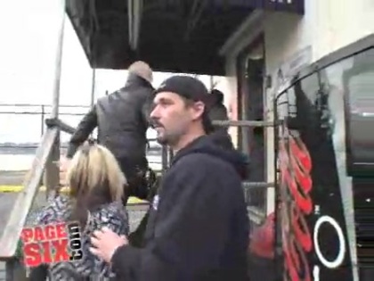 RARE VIDEO. MILEY CYRUS GETTING ON A HELICOPTER 088