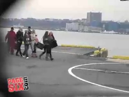 RARE VIDEO. MILEY CYRUS GETTING ON A HELICOPTER 095 - 0-0 MILEY GETTING ON A HELICOPTER-Rare vid