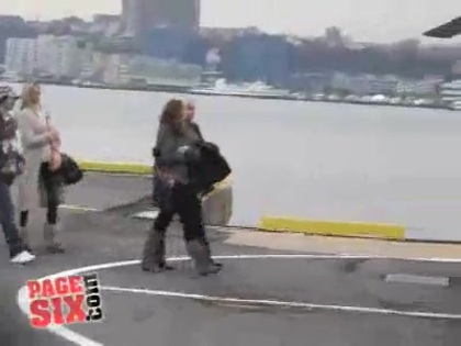 RARE VIDEO. MILEY CYRUS GETTING ON A HELICOPTER 109 - 0-0 MILEY GETTING ON A HELICOPTER-Rare vid