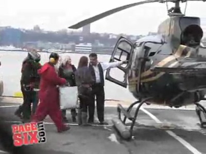 RARE VIDEO. MILEY CYRUS GETTING ON A HELICOPTER 118