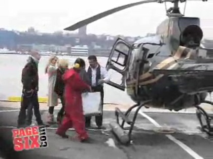RARE VIDEO. MILEY CYRUS GETTING ON A HELICOPTER 121 - 0-0 MILEY GETTING ON A HELICOPTER-Rare vid