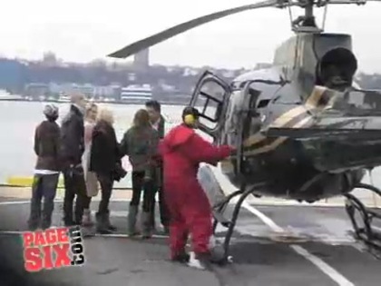 RARE VIDEO. MILEY CYRUS GETTING ON A HELICOPTER 125 - 0-0 MILEY GETTING ON A HELICOPTER-Rare vid