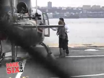 RARE VIDEO. MILEY CYRUS GETTING ON A HELICOPTER 134 - 0-0 MILEY GETTING ON A HELICOPTER-Rare vid