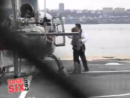 RARE VIDEO. MILEY CYRUS GETTING ON A HELICOPTER 135