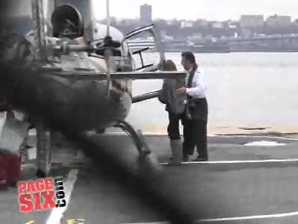 RARE VIDEO. MILEY CYRUS GETTING ON A HELICOPTER 137