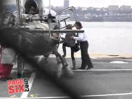RARE VIDEO. MILEY CYRUS GETTING ON A HELICOPTER 143 - 0-0 MILEY GETTING ON A HELICOPTER-Rare vid