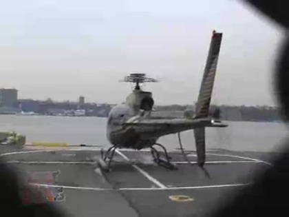 RARE VIDEO. MILEY CYRUS GETTING ON A HELICOPTER 172
