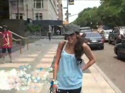 RARE VIDEO. MILEY CYRUS IN NEW YORK CITY 25 - 0-0 MILEY CYRUS IN NEW YORK CITY-Rare vid