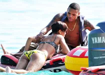 rihanna_and_chris_browns_barbados_beach_lovin_main_3261 - Rihanna