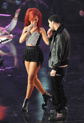 Rihanna+2011+NBA+Star+Game+Performances+Celebrities+z_r3rf29OZJl