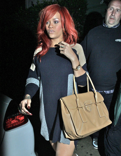 Rihanna+Rihanna+Leaving+Giorgio+Baldi+Restaurant+w7XLQ_RfI4dl - Rihanna