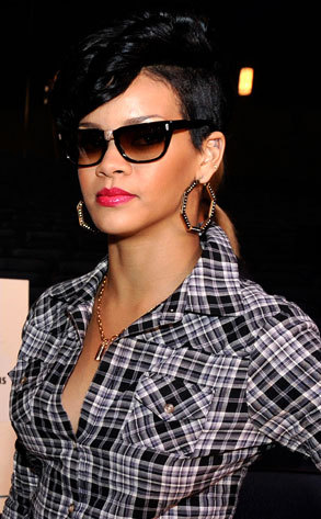 rihanna-in-sunglasses