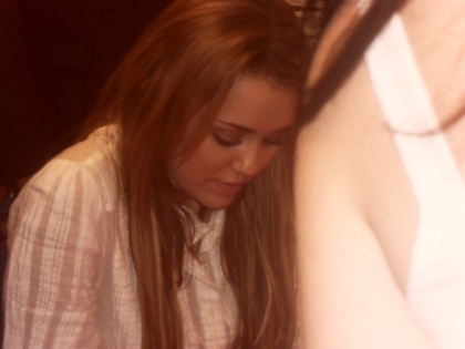 normal_190446003 - 09 11 - Signing copies of her new album at Asda in Derby UK - Fanpics