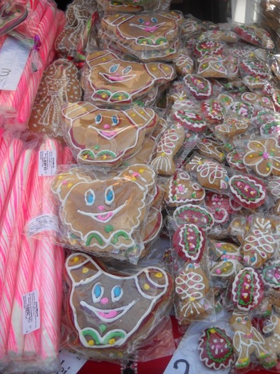...la alegerea "tragatorului"(clientului) - TARGUL SASESC DE PASTE la BISTRITA2011