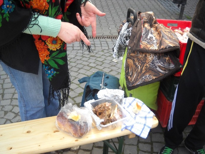 ....CARNE ECOLOGICA ........ - TARGUL SASESC DE PASTE la BISTRITA2011