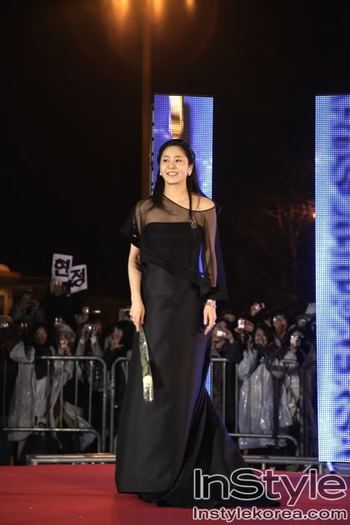 f3b48439e5edba0f4fbecb6549e45b6c_large - a---ko hyun jung---a