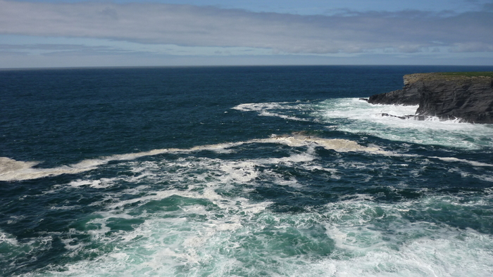 VALURI LA MAL. - IRLANDA SI ATLANTICUL